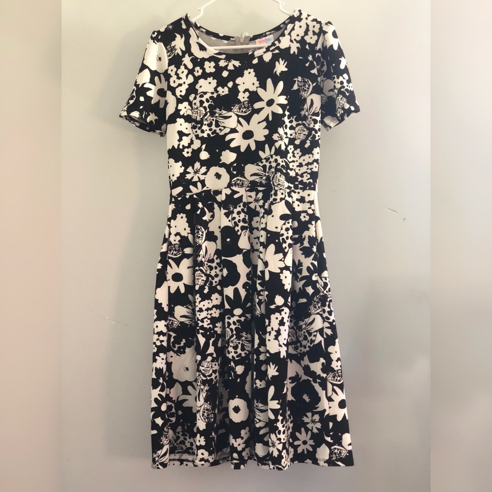 Amelia - M - LuLaRoe Collection for Disney